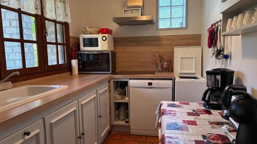 Location de vacances pour 8 personnes, avec terrasse à Thurageau - 2