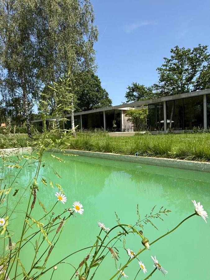 Location de vacances pour 6 personnes, avec vue ainsi que piscine et terrasse à Adainville - 2
