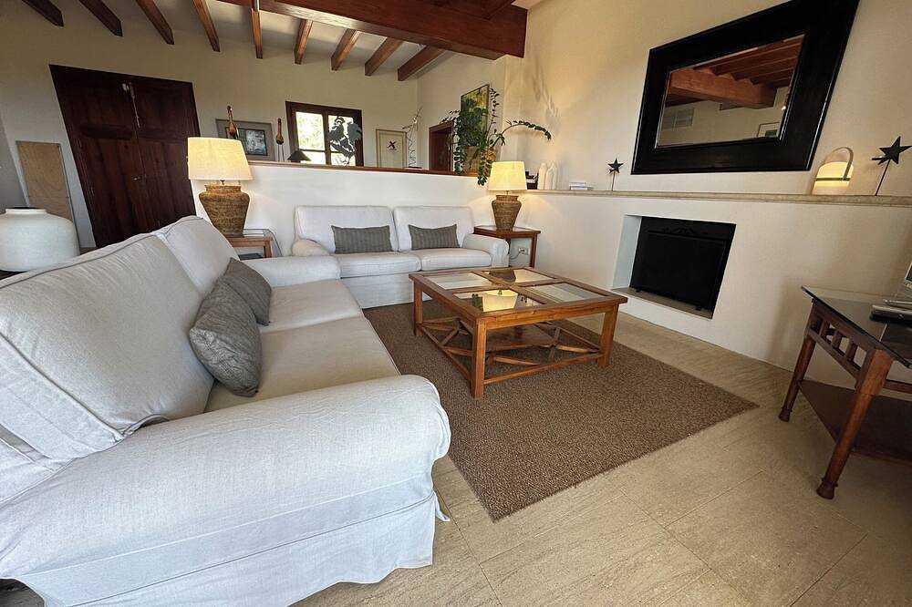 Amazing topluxus villa,seaview,next to golf course, private pool, hot tub, grill in Portocolom, Felanitx