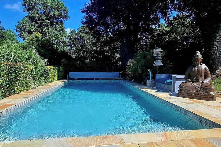 Location de vacances pour 13 personnes, avec jardin et jacuzzi à Saint-Magne