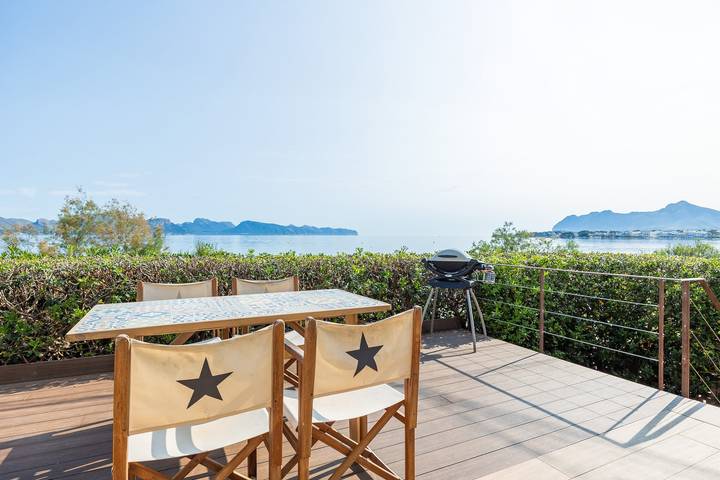 Apartamento entero, Apartamento 'Sa Marina Beach House' con vistas al mar, Wi-Fi y aire acondicionado. in Alcúdia, Costa de Mallorca