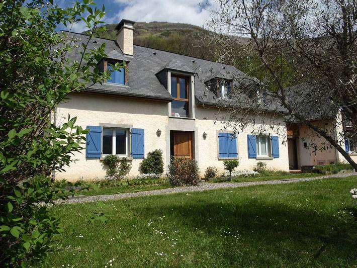 Gîte pour 13 personnes, avec terrasse et jardin