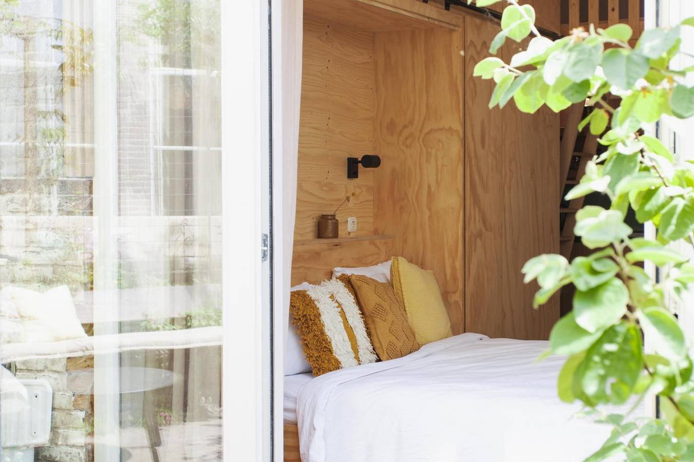 Lovely and charming guesthouse near city center in Dordrecht, Nationalpark De Biesbosch