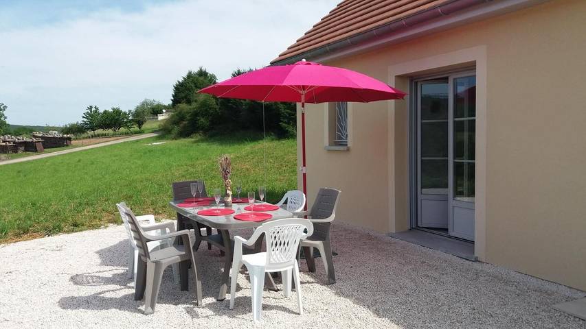 Gîte pour 6 personnes, avec terrasse et jardin