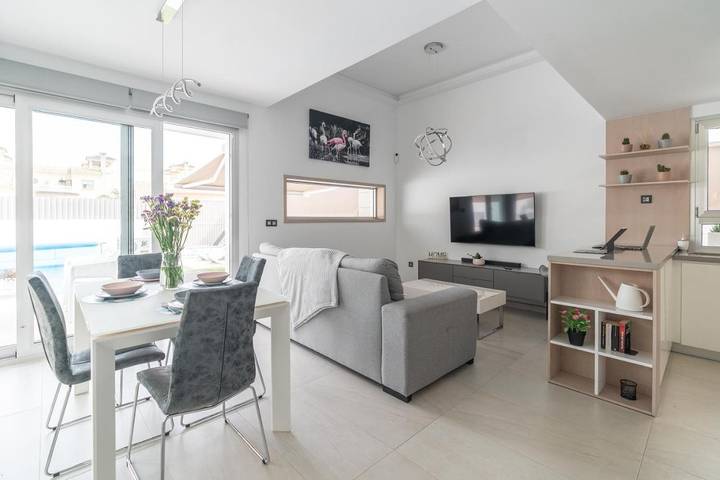 Casa rural para 6 personas, con terraza y piscina además de vistas al lago y vistas, Se admiten mascotas en Guardamar del Segura - 3