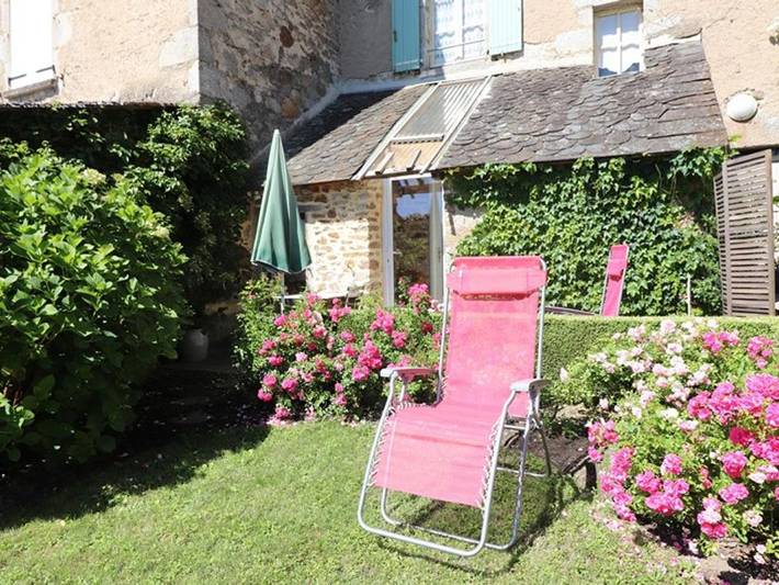 Gîte pour 2 personnes, avec Terrasse et Jardin dans Puycapel