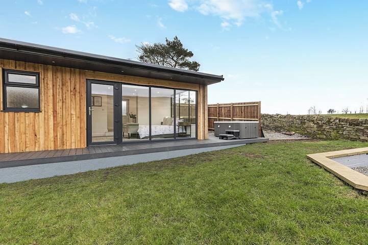Cottage for 2 people, with garden and hot tub, with pets in Northumberland