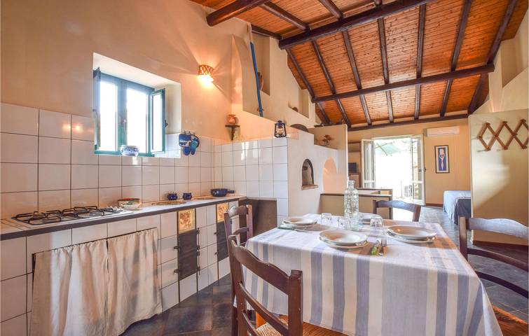 Apartamento vacacional entero, Apartamento junto a la playa con aire acondicionado y terraza in Sant'Agata di Militello, Provincia de Messina