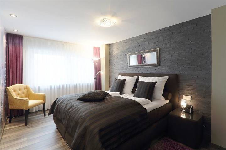Ferienwohnung für 4 Personen, mit Terrasse und Garten in Schalkenmehren