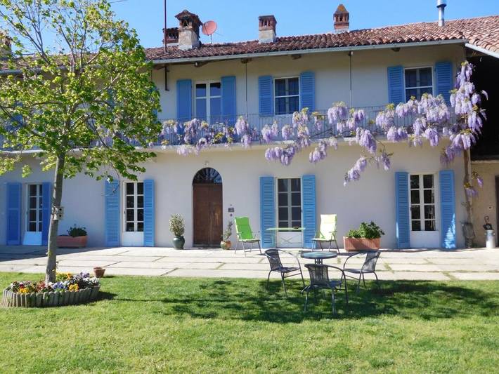 Chambre pour 2 personnes, avec Balcon et Terrasse ainsi que Jardin et Vue à Piozzo