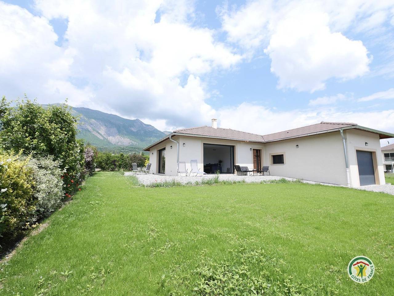 Luxe Gite mit Parkplatz, Garten, WiFi, Babyfreundlich, 2.5km zum Fluss La Luye in Gap, Gap und Umgebung