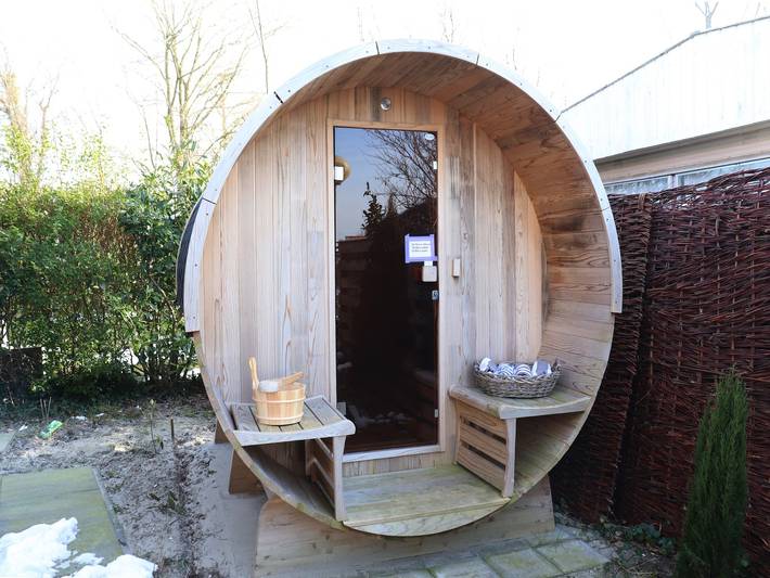 Ferienhaus für 4 Personen, mit Terrasse und Sauna sowie Garten in Anjum - 2