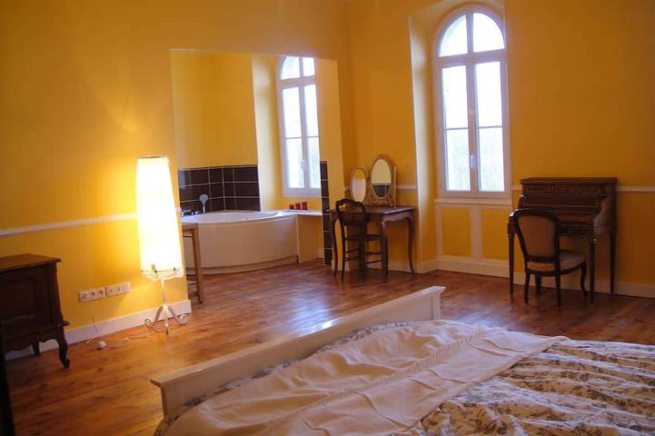 Location de vacances pour 12 personnes, avec jardin et jacuzzi, animaux acceptés à Flaujagues - 4