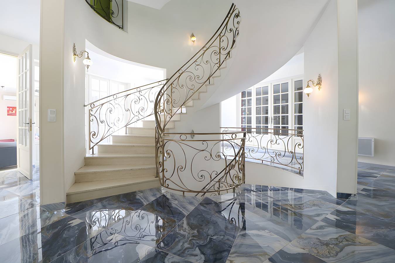 Villa 'Alhambra' with Private Terrace, Wi-Fi and Air Conditioning in Vierzon, Vierzon Region