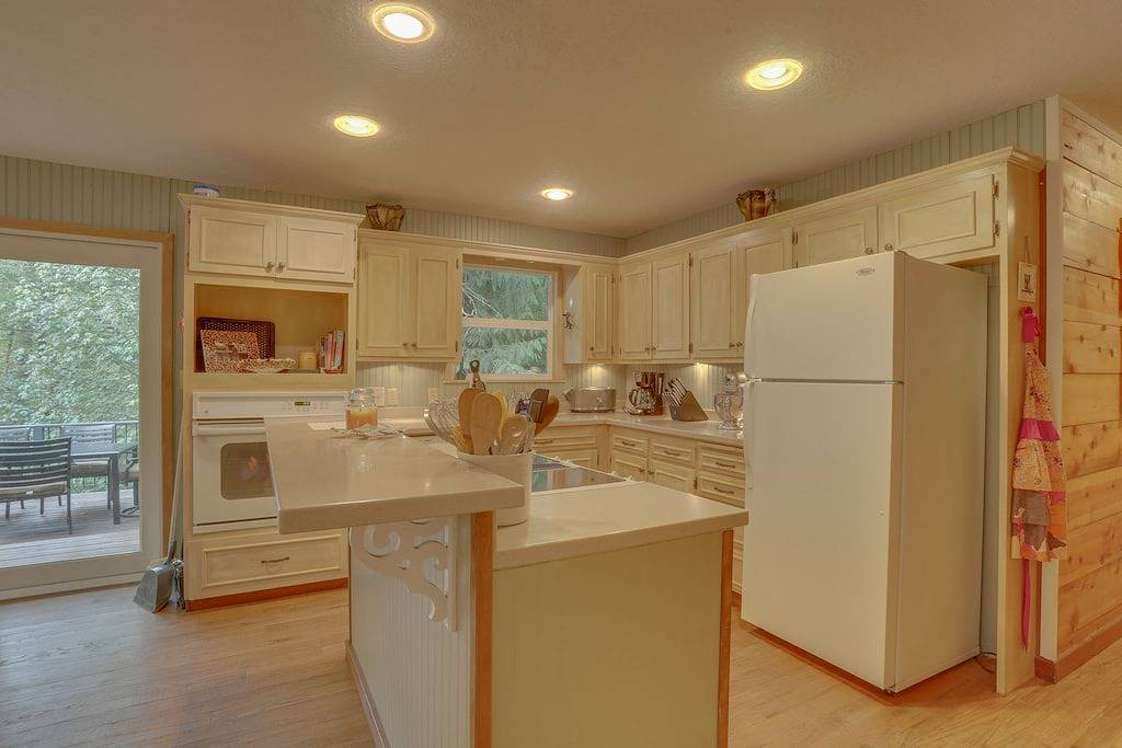 Familienhütte mit Terrasse, Kamin, Whirlpool und mehr - in der Nähe des Berges. Kapuze in Welches, Mount Hood