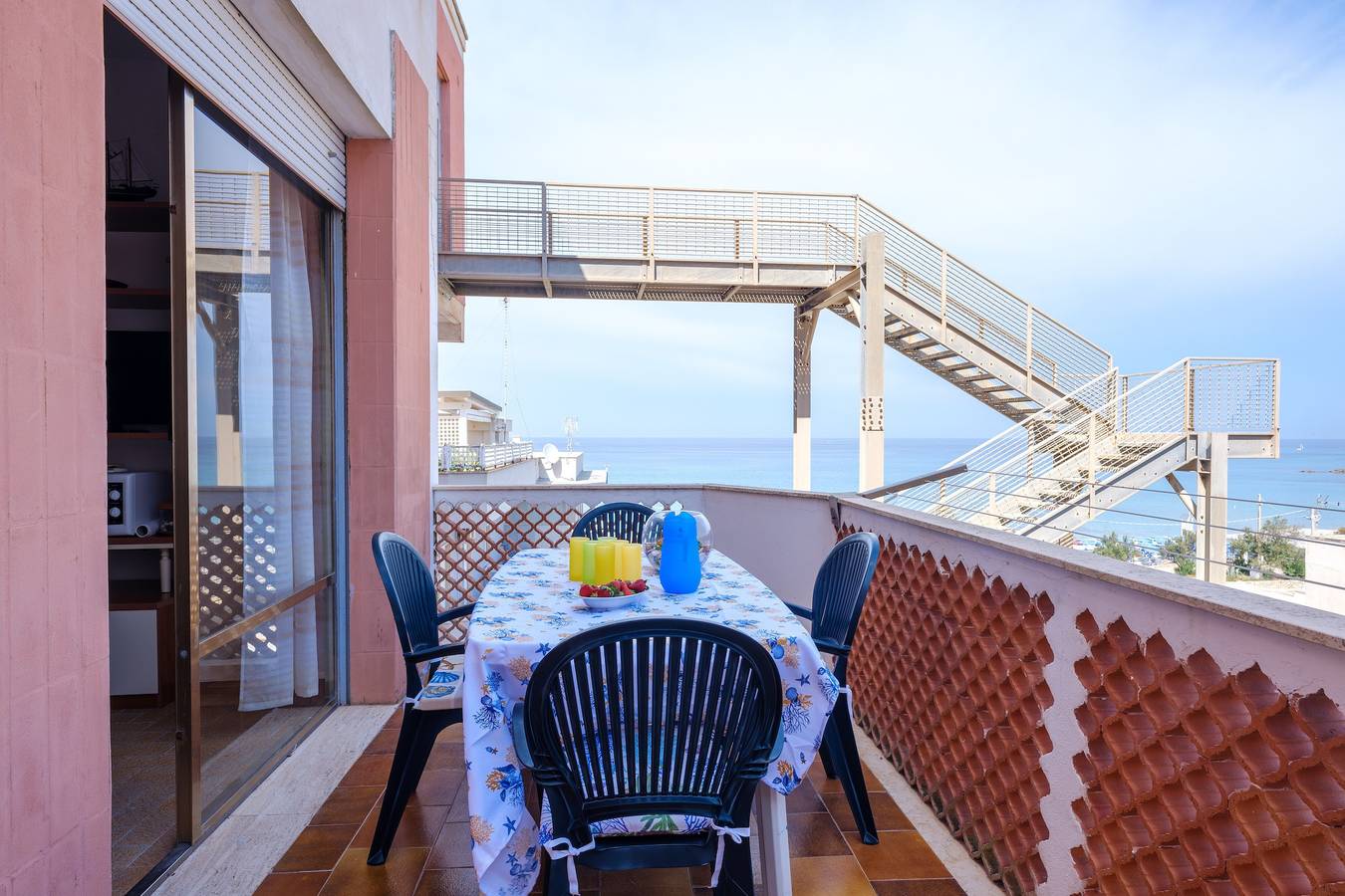Appartamento intero, Appartamento 'Casa Tra Cielo E Mare' con vista mare, terrazza privata e Wi-Fi in Melendugno, Provincia di Lecce