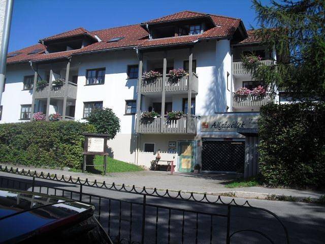 Hütte für 3 Personen, mit Balkon und Garten sowie Pool und Sauna in Bad Hindelang