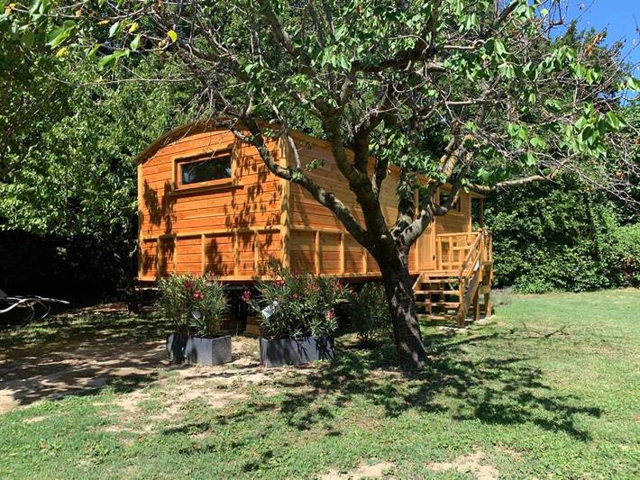 Appartement de vacances pour 4 personnes, avec Terrasse ainsi que Jardin et Piscine à Grillon