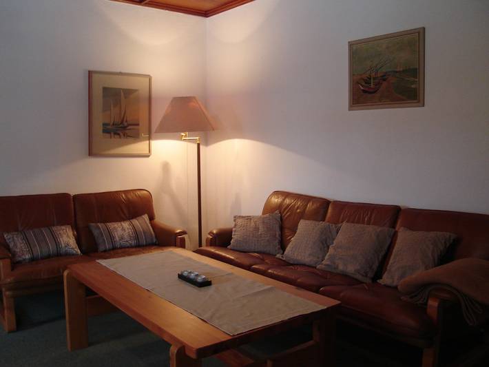 Ganze Ferienwohnung, Haus Wagner - Priv. Verm. Ges. Prien - Ferienwohnung im Haus Wagner mit sep. Schlafzimmer, 60qm, Terrasse in Prien, Prien am Chiemsee