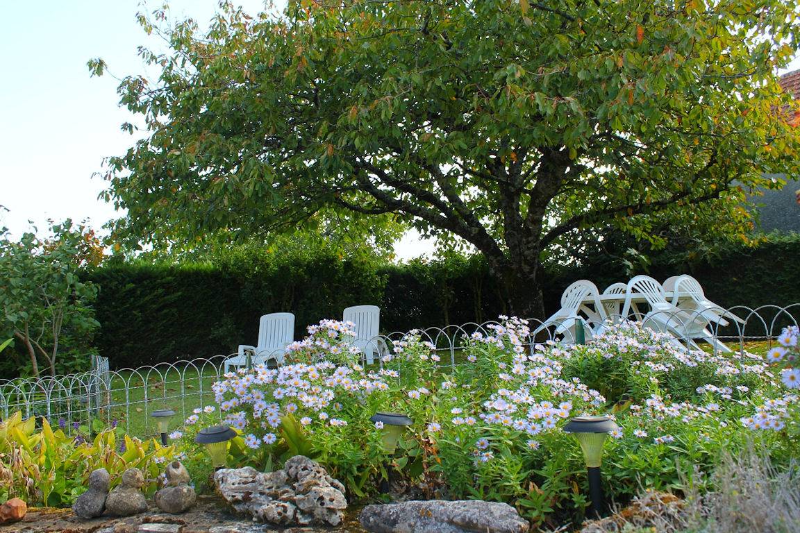 Les Roses Trémières in Veyrines-de-Domme, Périgord Noir