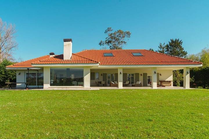 Casa rural para 7 personas, con Terraza además de Jardín y Vistas en Ribamontán al Mar