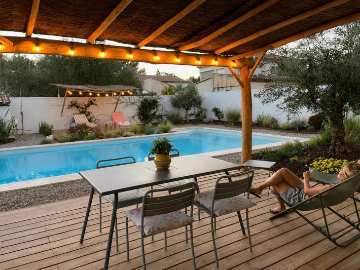 Ferienwohnung für 2 Personen, mit Terrasse und Garten sowie Pool und Ausblick