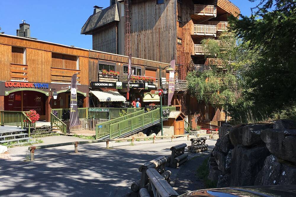 Entire apartment, Studio *** 30 m² Pra-Loup 1600 m at the foot of the slopes. Southern Alps in Pra-Loup, Uvernet-Fours