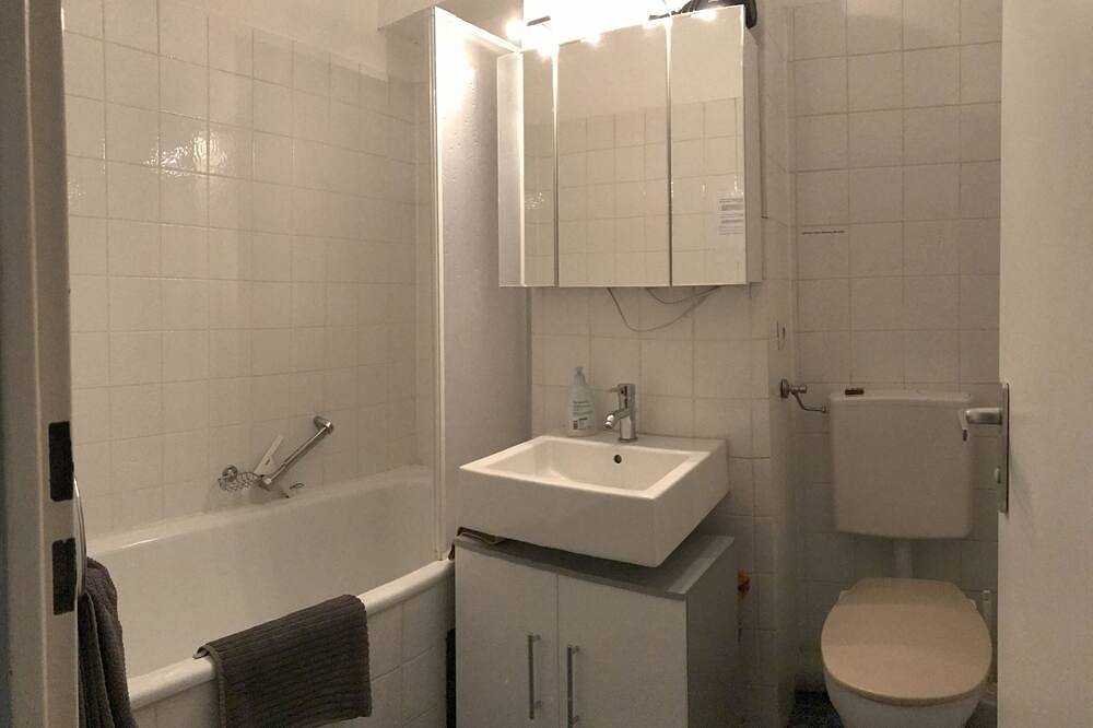 Ganze Wohnung, Quiet apartment in lively Schwabing in München Schwabing, München