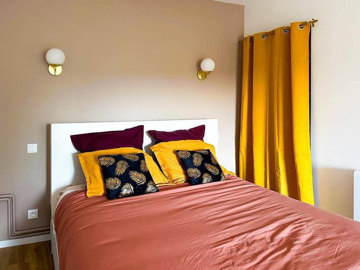 Location de vacances pour 8 personnes, avec terrasse et jardin à La Tour-Saint-Gelin - 3