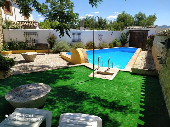 Aparthotel para 8 personas, con jacuzzi además de jardín y piscina - 1