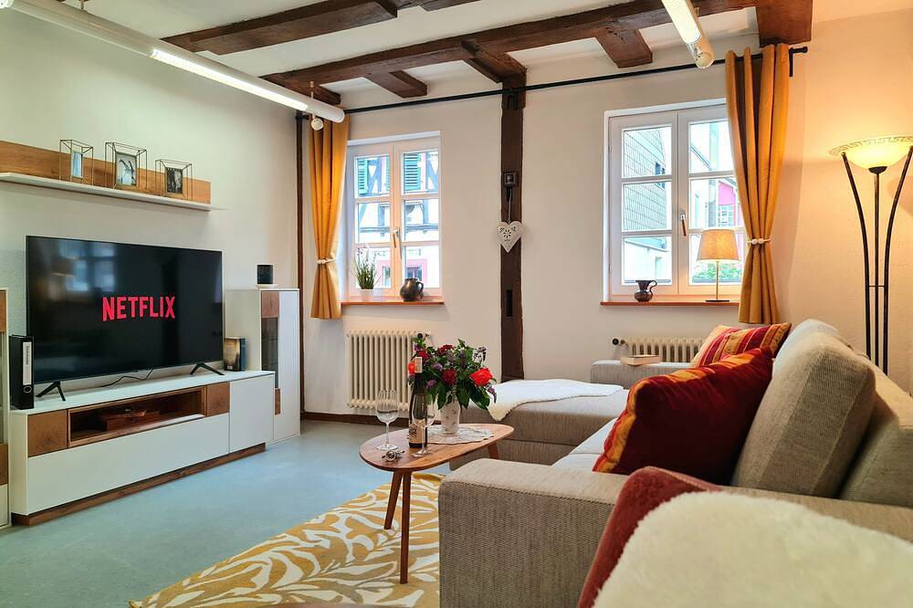 Ganze Wohnung, Avahome: Platz für 6, Wlan, Netflix, Nespresso, Parkplätze, Erdgeschoss in Kandel, Rheinebene