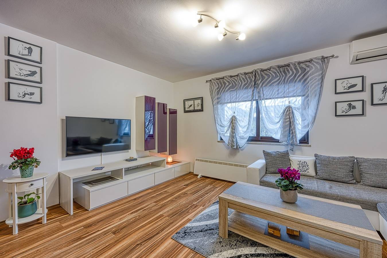 Appartement entier, Appartement de vacances pour 6 personnes avec balcon/terrasse in Rovinj, Région de Rovinj