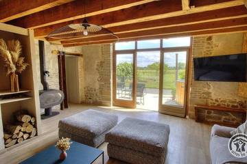 Location de vacances pour 12 personnes, avec jardin à Corcelles-en-Beaujolais