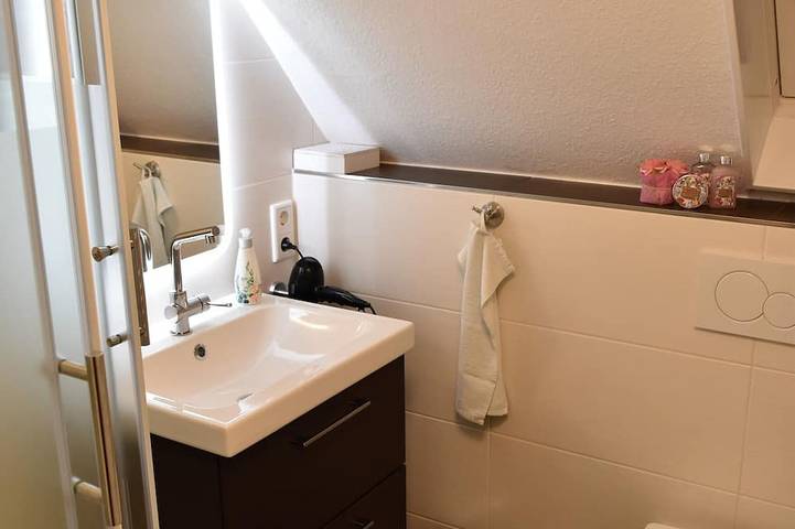 Ganze Wohnung, Ferienwohnung mit 3 einzelnen Schlafzimmern! U-Bahn Anschluss! Kostenloses WLAN in Nürnberg, Franken