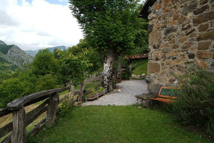 Casa rural para 4 personas, con Terraza además de Jardín y Vistas en Parque Natural de Redes - 4