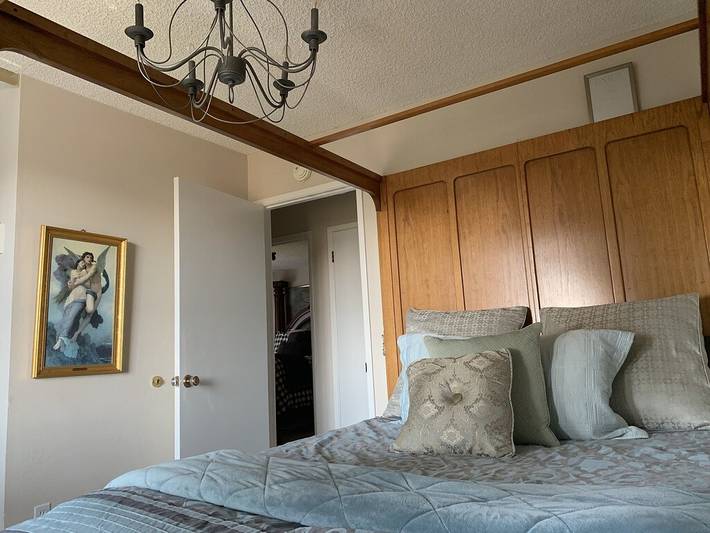 Holiday home for 7 people, with terrace and hot tub as well as garden in Big Sur