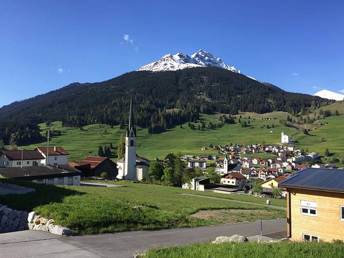 Ganze Ferienwohnung, Casa a Suglegl - 3.5 Zimmerwohnung - 6 Betten in Surses, Albula