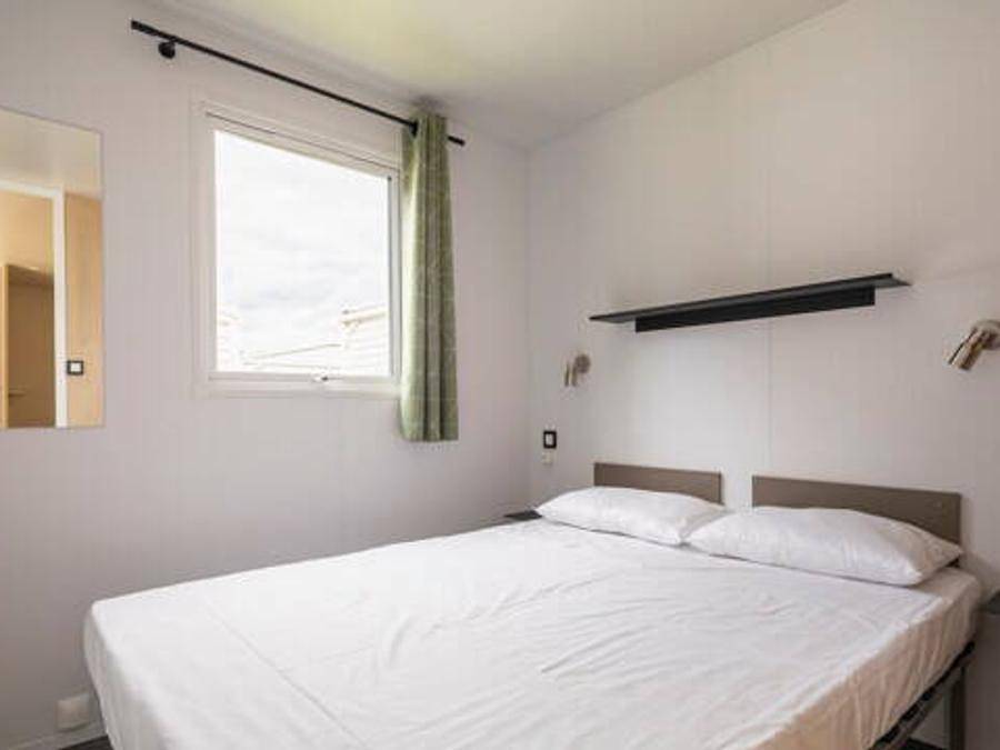 Camping Le Chêne Gris - Mobilhome 4 personas - Confort | 2 Dormitorios | 4 Pers | Terraza elevada | 2 baños | Aire acondicionado in Faremoutiers, Sena y Marne