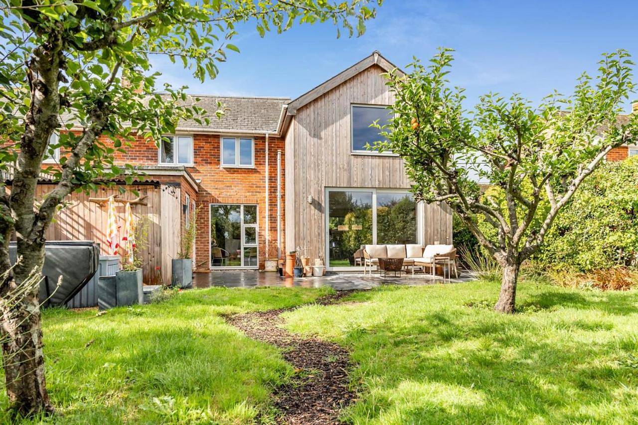 3 Bed in Milford On Sea oc-f33344 in Milford-on-Sea, Hampshire