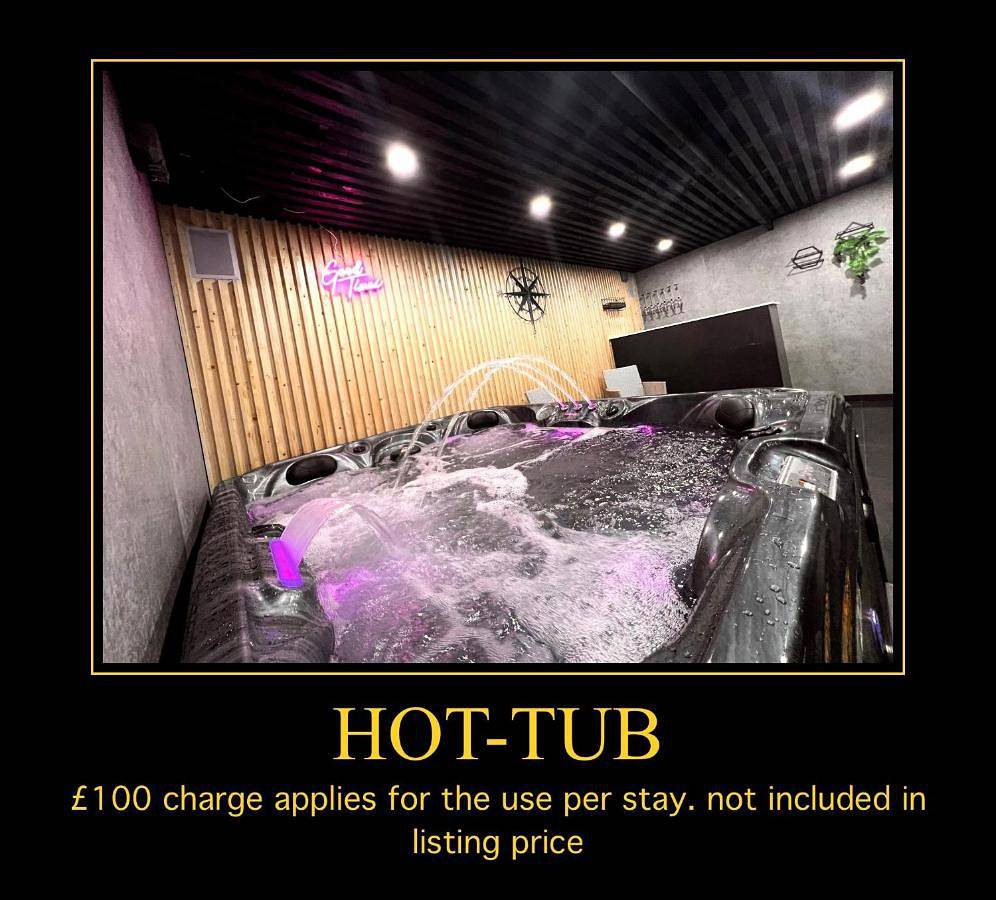 Penthouse Style Luxury 2 Bedroom House has Hot-Tub, extra fees apply in Birmingham, Birmingham y alrededores