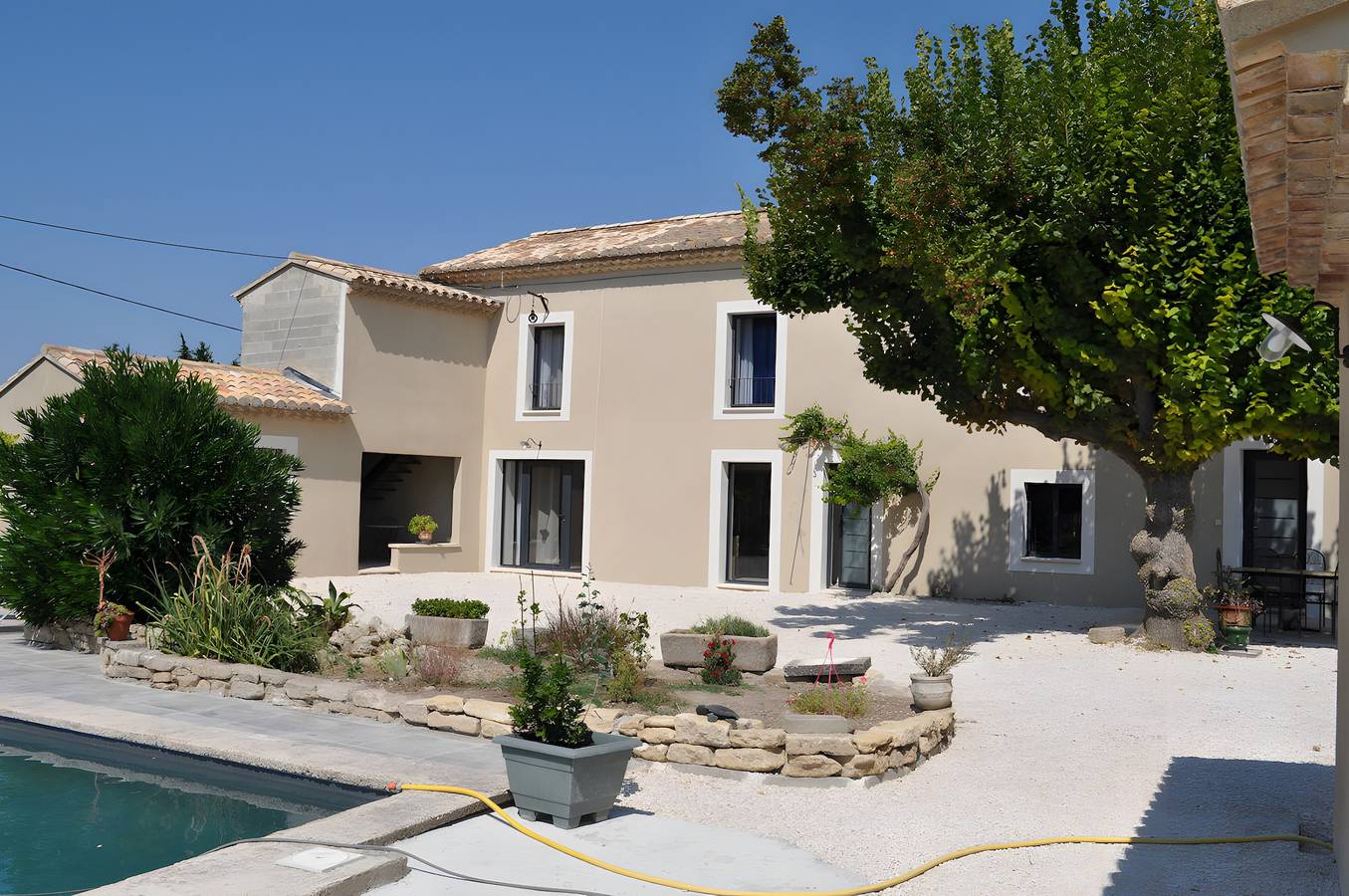 Bed & Breakfast 'Le Grenier' mit Gemeinschaftspool, Wlan und Klimaanlage in L'Isle-sur-la-Sorgue, Vaucluse