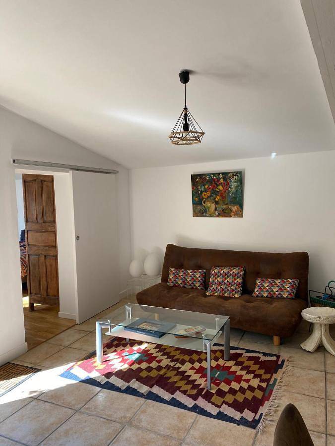 Appartement de vacances pour 2 personnes, avec jardin ainsi que terrasse et piscine