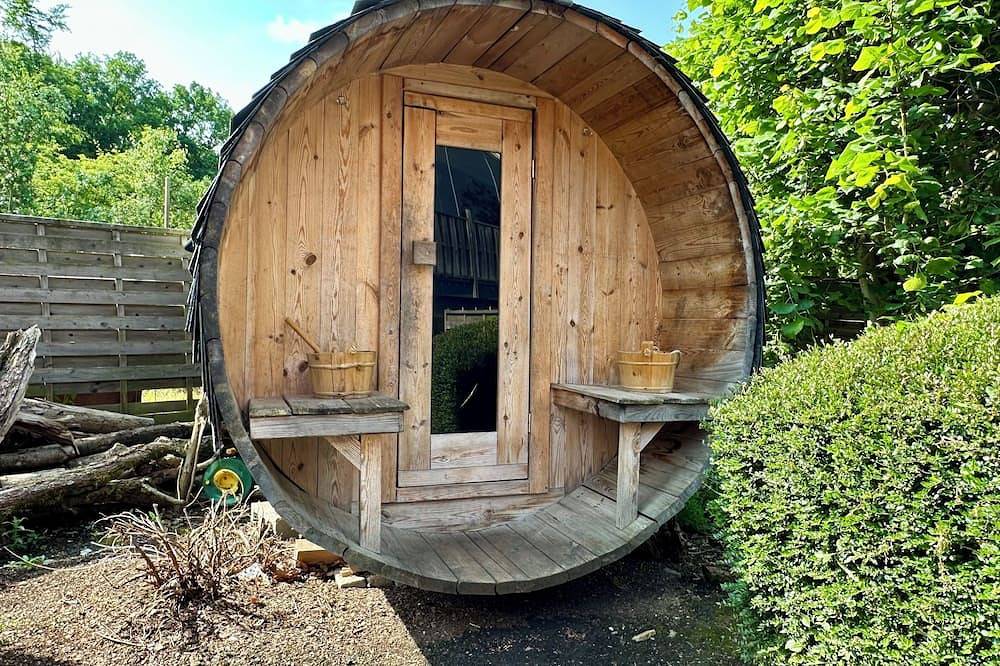 Gite at Lac de Warfa with a pool and a spa in SPA, Liegi e dintorni