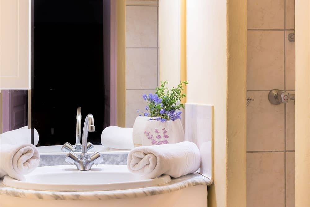 Appartement entier, F2 – Appartement climatisé pour 2 à 4 personnes in Figanières, Région de Draguignan