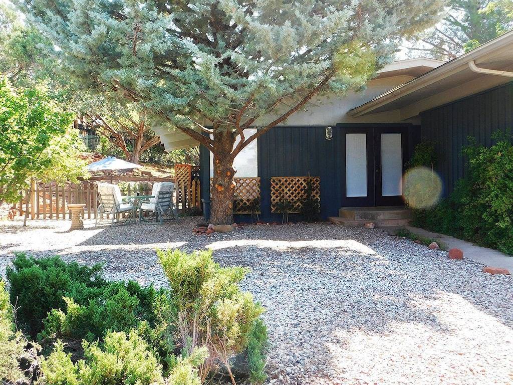 The Garden Oasis on the National Forest in Sedona, Oak Creek Canyon