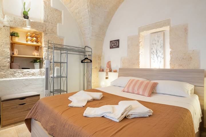 Holiday Home 'Pietrarosa Loft' with Wi-Fi in Ostuni, Salento