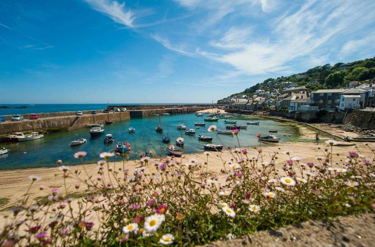 Honeysuckle Cottage by The Sea in Mousehole, Cornwall