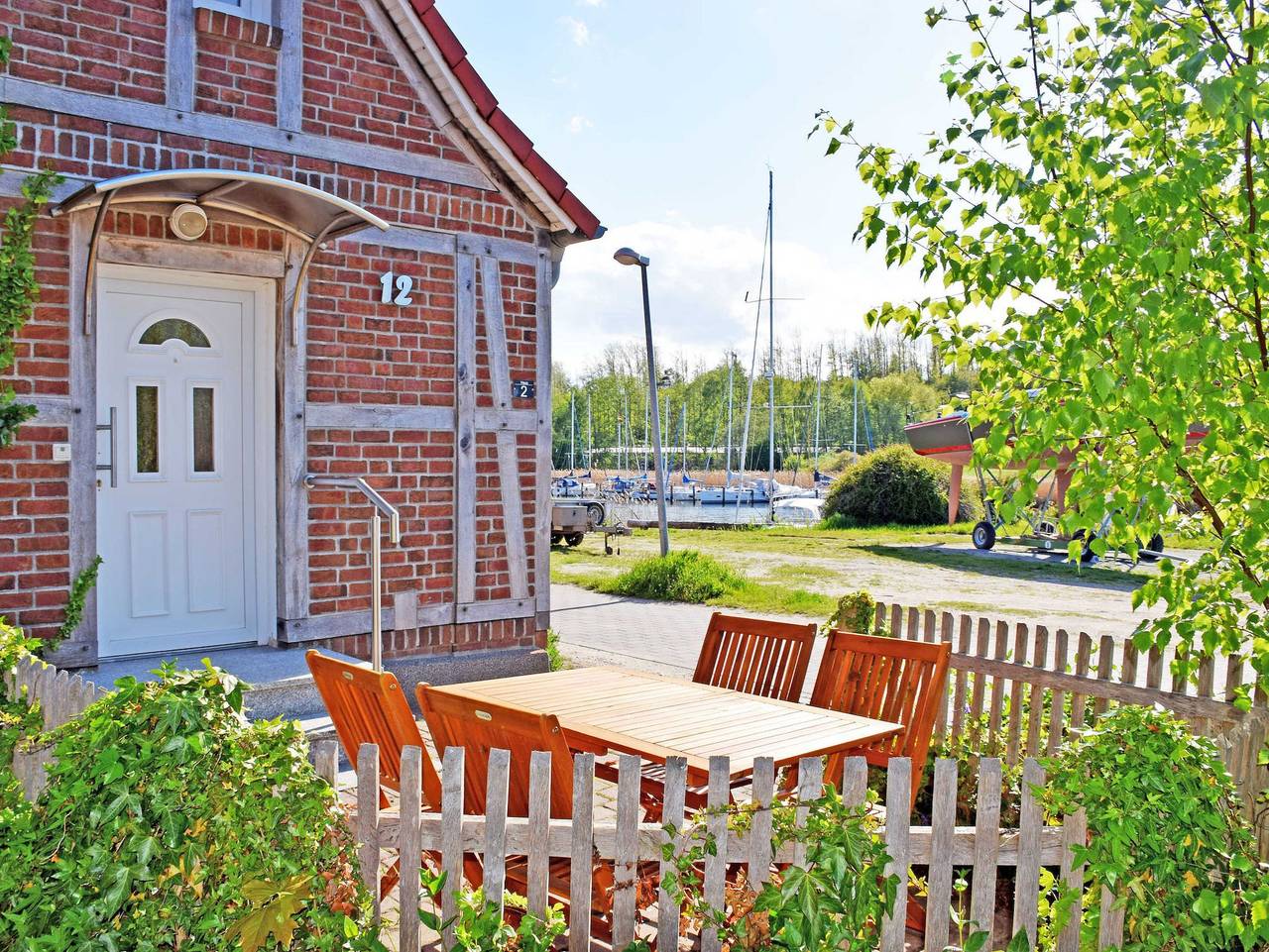 Ganze Ferienwohnung, Ferienwohnungen am Hafen in Seedorf (Haus 2) - 03 Ferienwohnung m. Seeblick u. Terrasse am Hafen in Seedorf in Seedorf (Sellin), Sellin