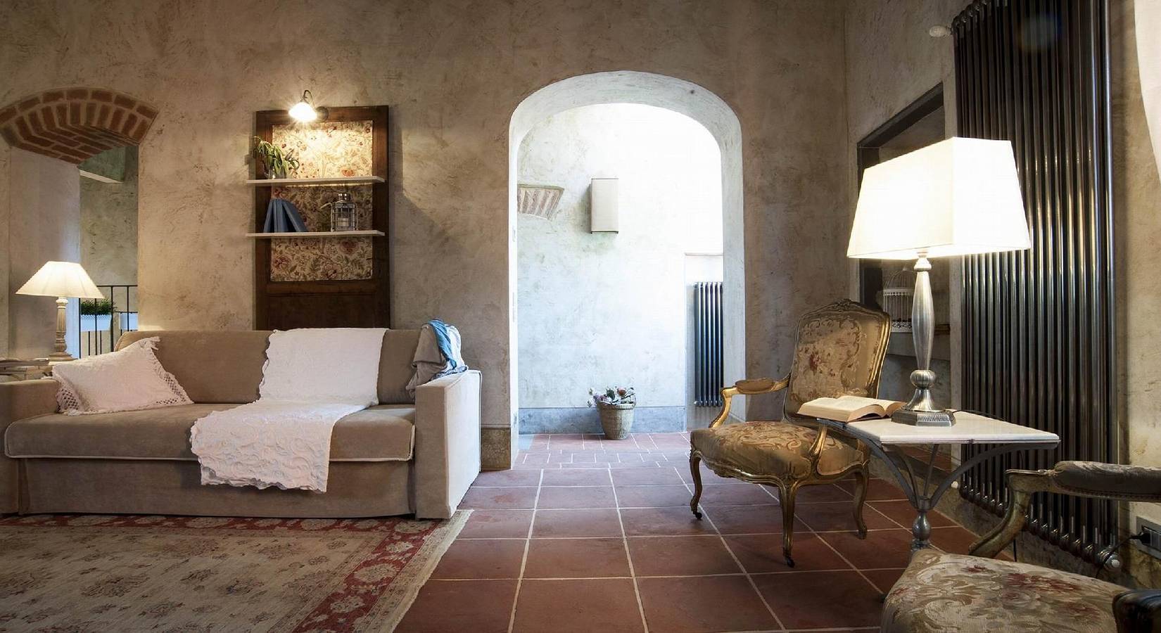 Apartamento vacacional entero, Holiday flat "Torre T4 Rota" with pool in Reggello, Valdarno