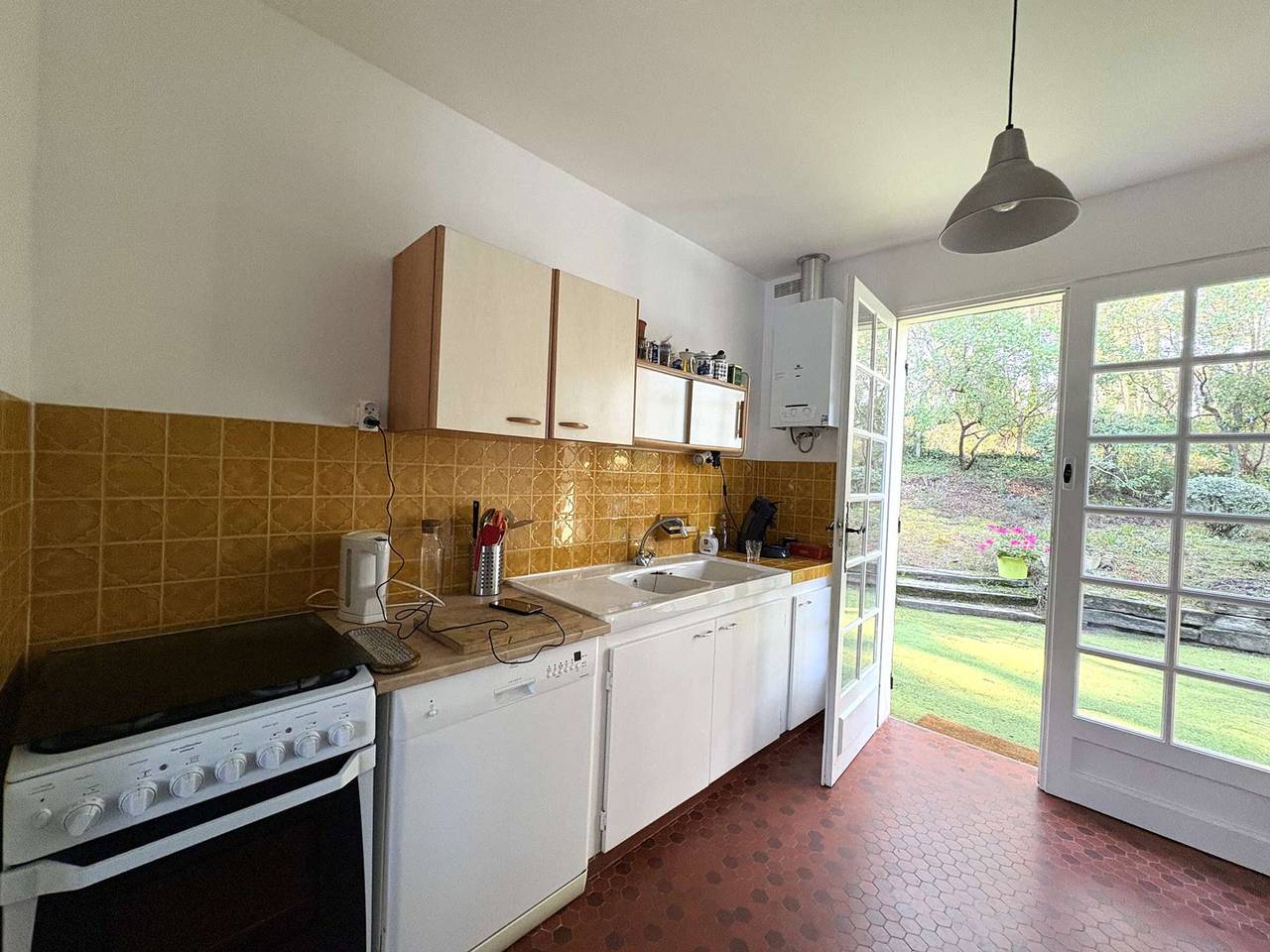 Villa Tranquila con Gran Jardín, Cerca de Tiendas in Le Canon, Lège-Cap-Ferret